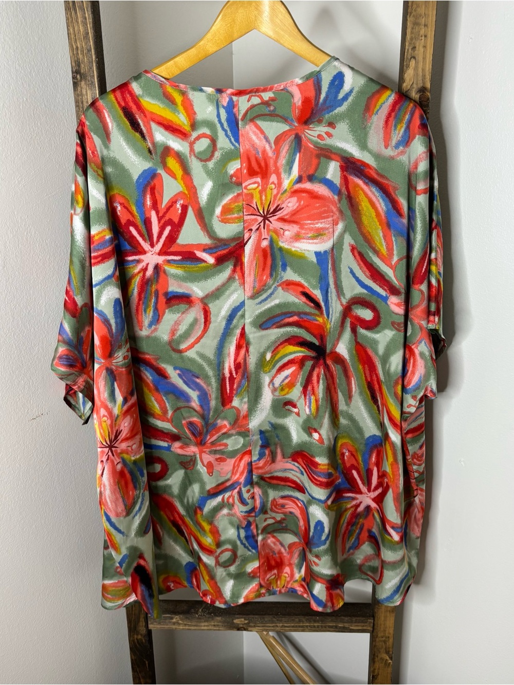 Jodifl V-Neck Floral Print Women’s Top in Multicolor Size L - Picture 5 of 5